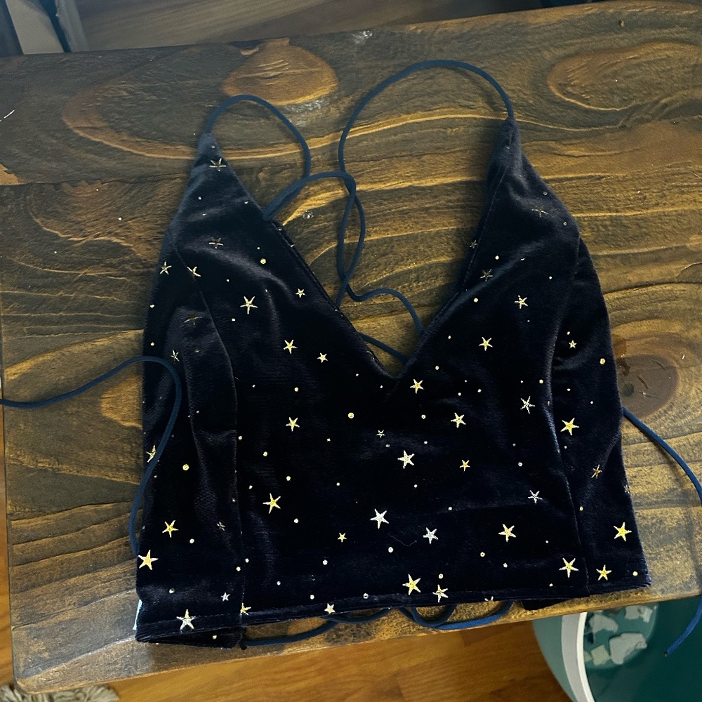 Verdusa Velvet Galaxy Print Crisscross Back Spaghetti Strap Crop Cami Top